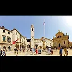 Auroom بيت ضيافة