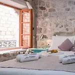 Gostinjska kuća Auroom