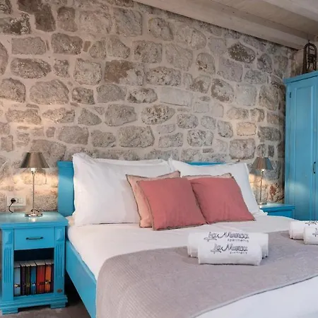 Gostinjska kuća Auroom *